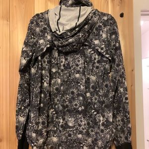 Lululemon zip up size 10
